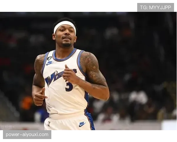 布拉德利·比尔三分效率提升显著 拉开与同位置得分手差距